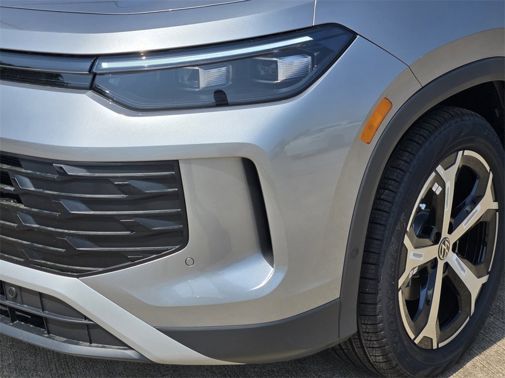 New 2025 Volkswagen Tiguan SE image 6