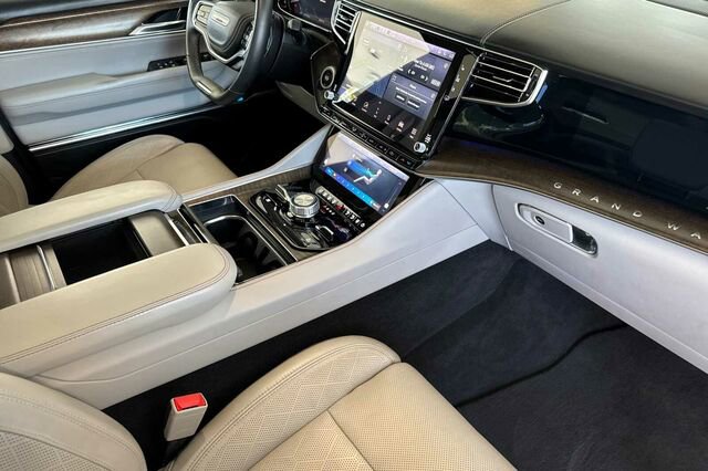 Used 2022 Jeep Grand Wagoneer Series II w/ Convenience Group III image 14