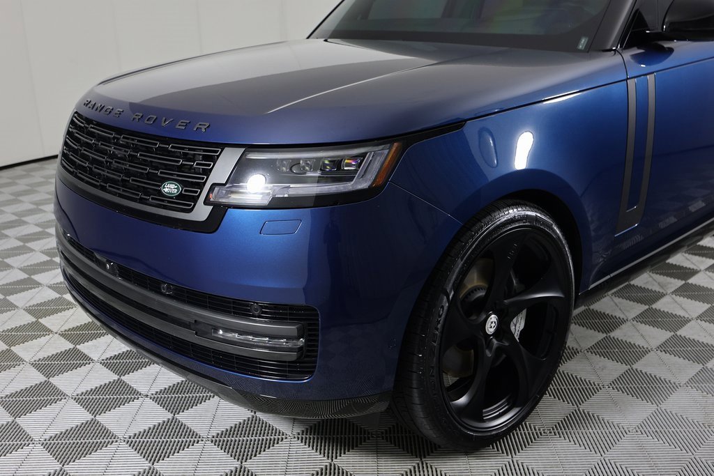 Used 2025 Land Rover Range Rover SE image 42