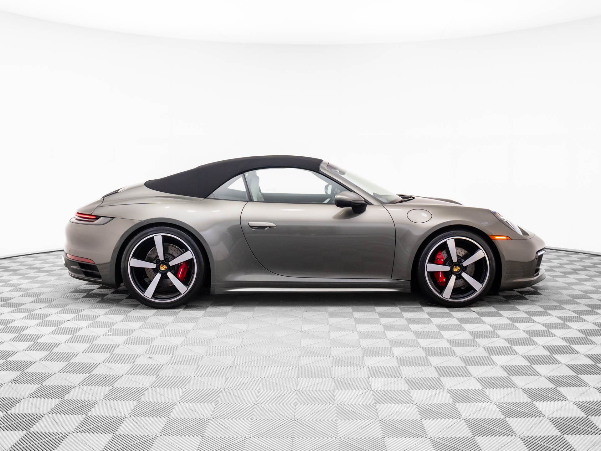 Certified 2020 Porsche 911 Carrera 4S AWD/4WD image 7