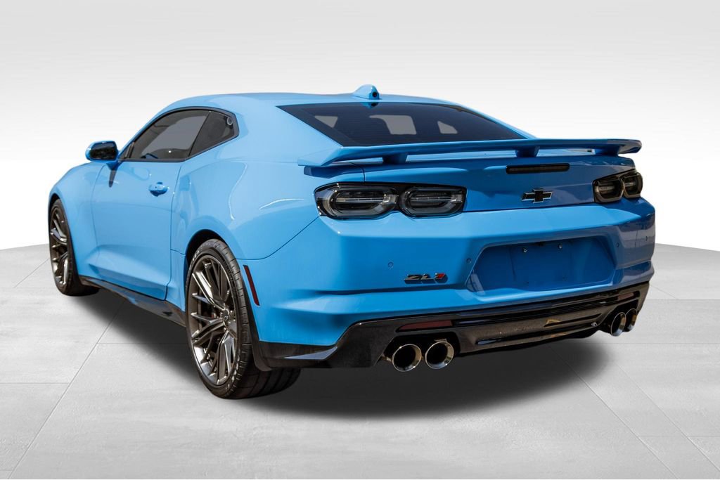 Used 2022 Chevrolet Camaro ZL1 RWD image 9