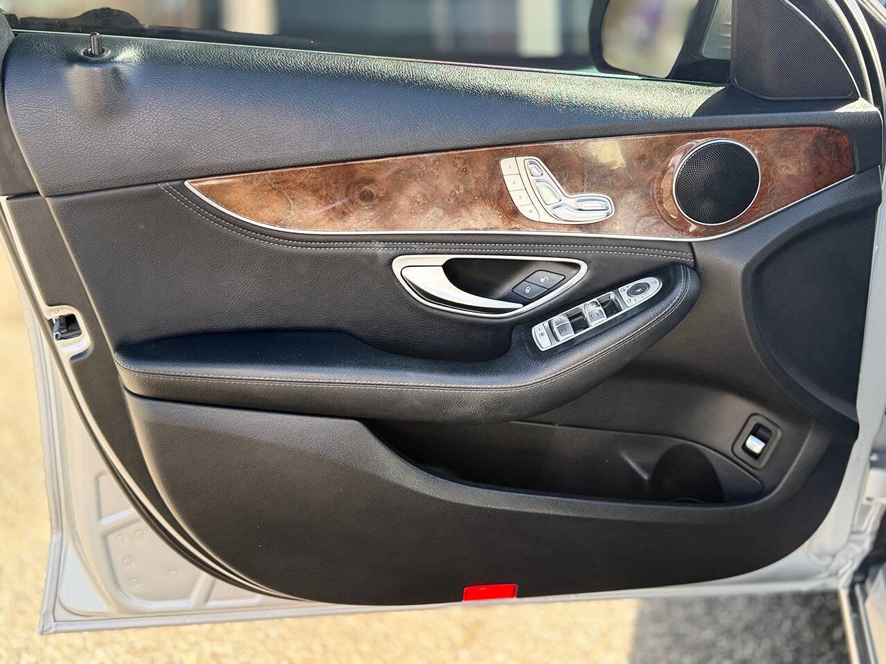 Used 2015 Mercedes-Benz C 300 4MATIC Sedan image 12