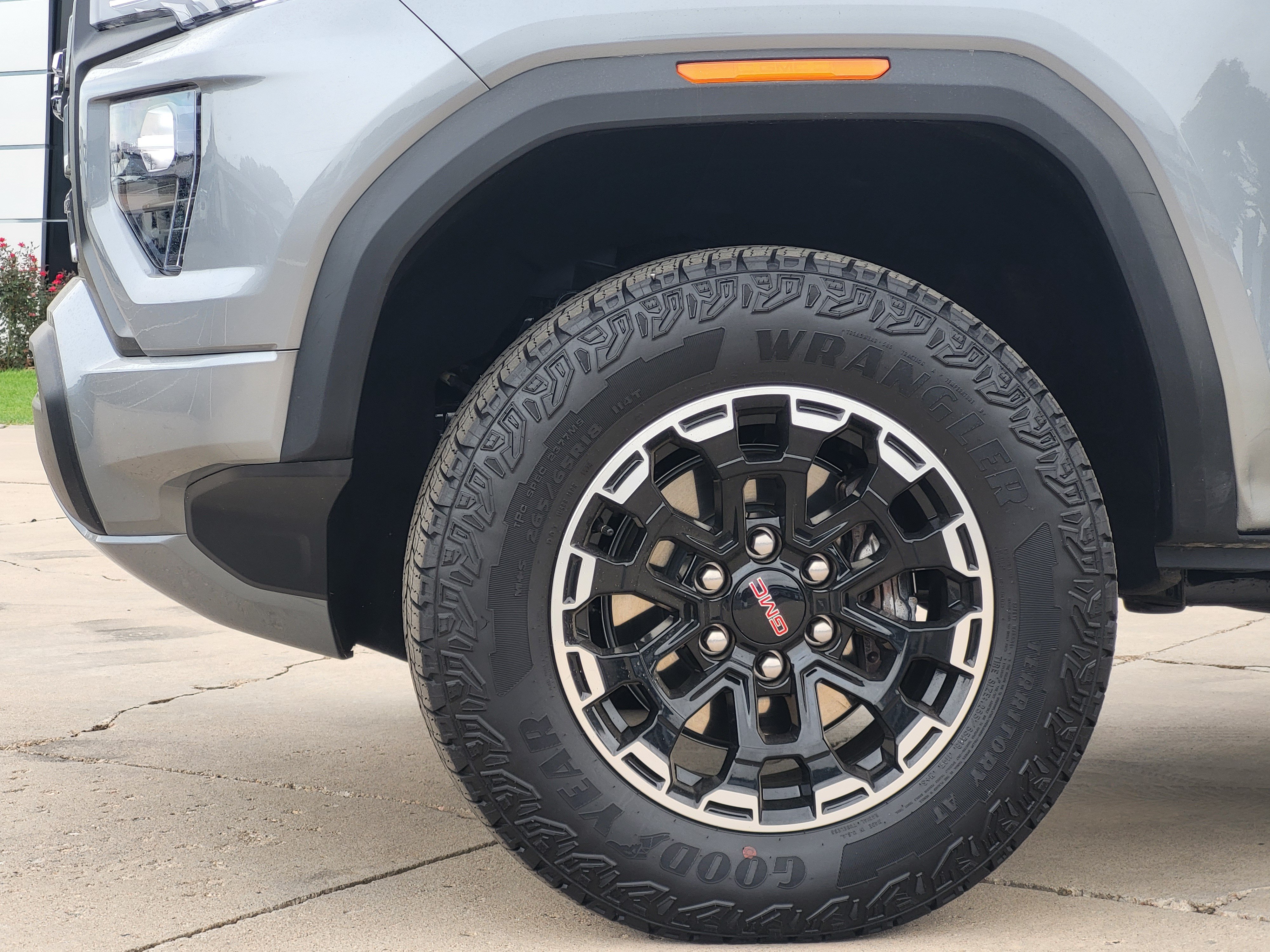 Used 2026 GMC Canyon AT4 AWD/4WD image 9
