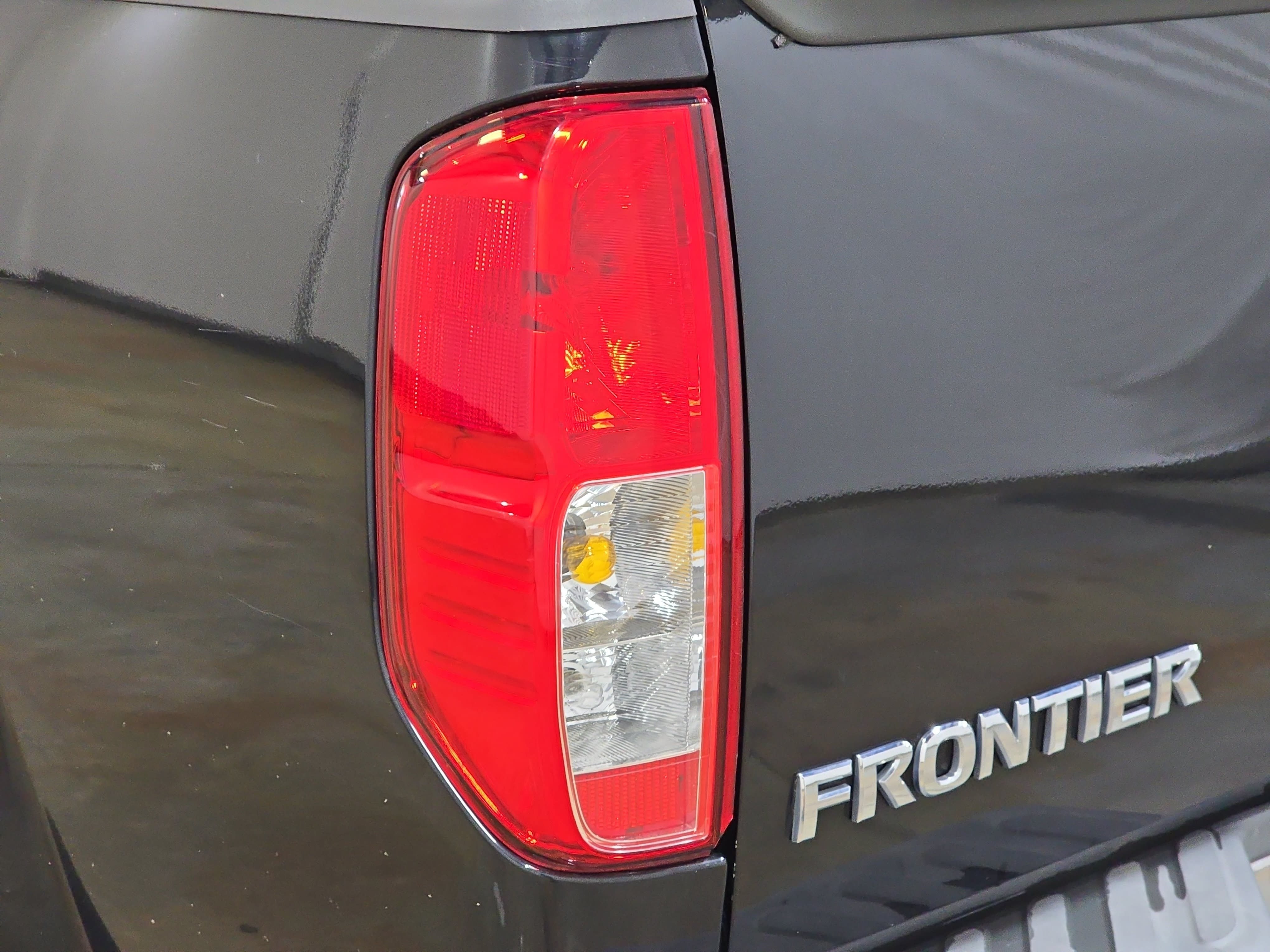 Used 2018 Nissan Frontier SV AWD/4WD image 29