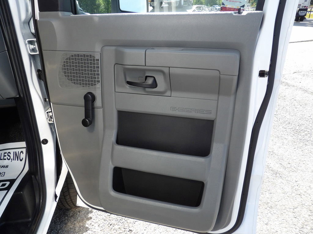 Used 2021 Ford E-350 and Econoline 350 Super Duty RWD image 22