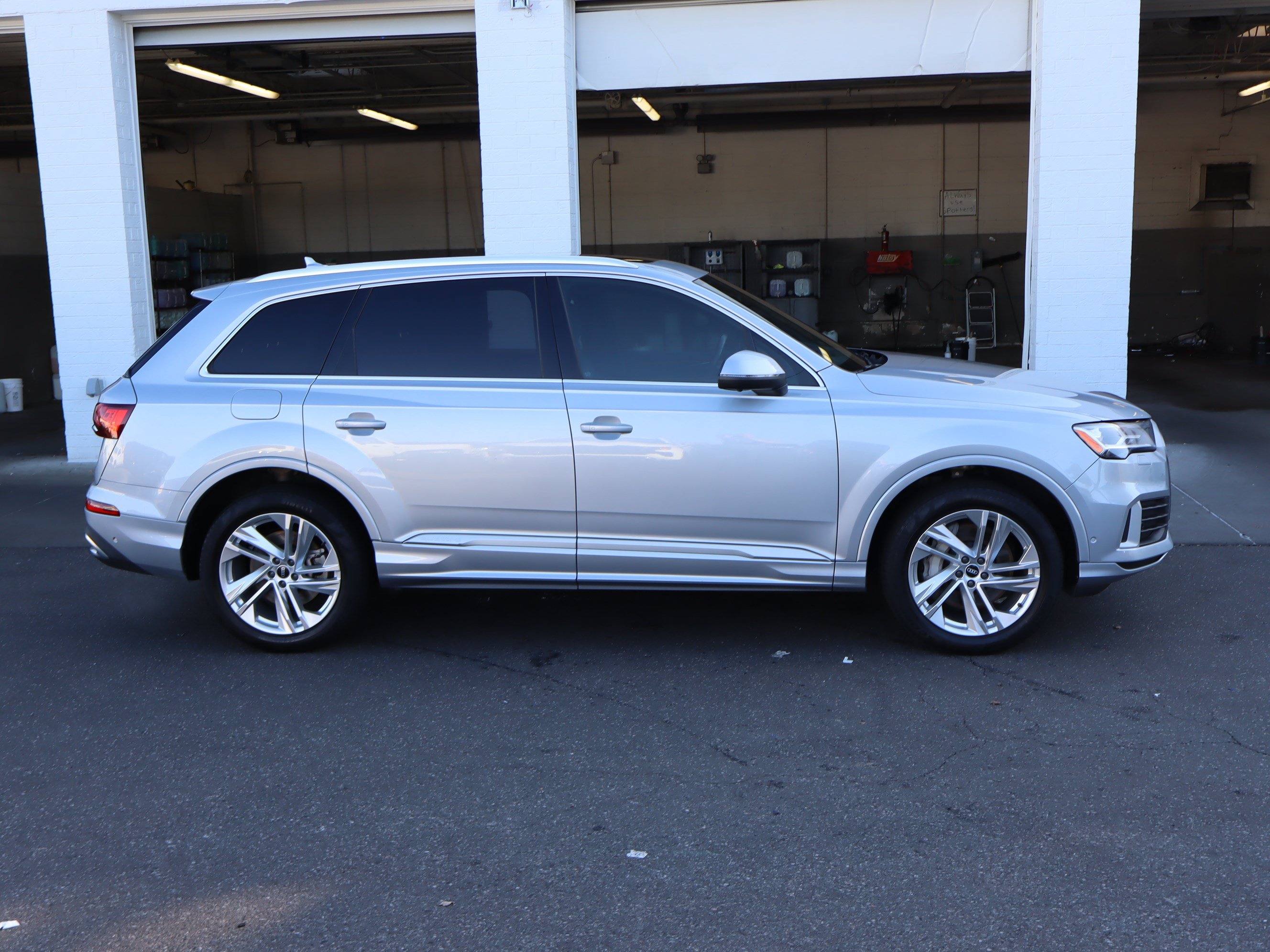Used 2021 Audi Q7 2.0T Premium Plus w/ Executive Package AWD/4WD image 11