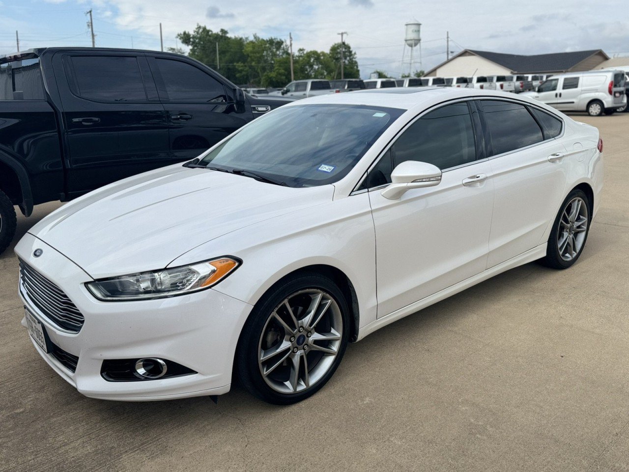 Used 2015 Ford Fusion Titanium FWD image 1