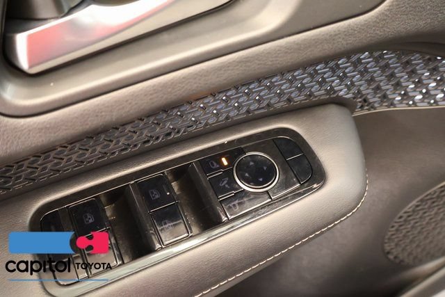 Used 2023 Nissan Ariya FWD image 10