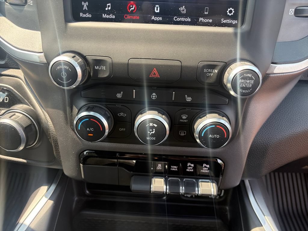 Used 2021 RAM 1500 Big Horn AWD/4WD image 17