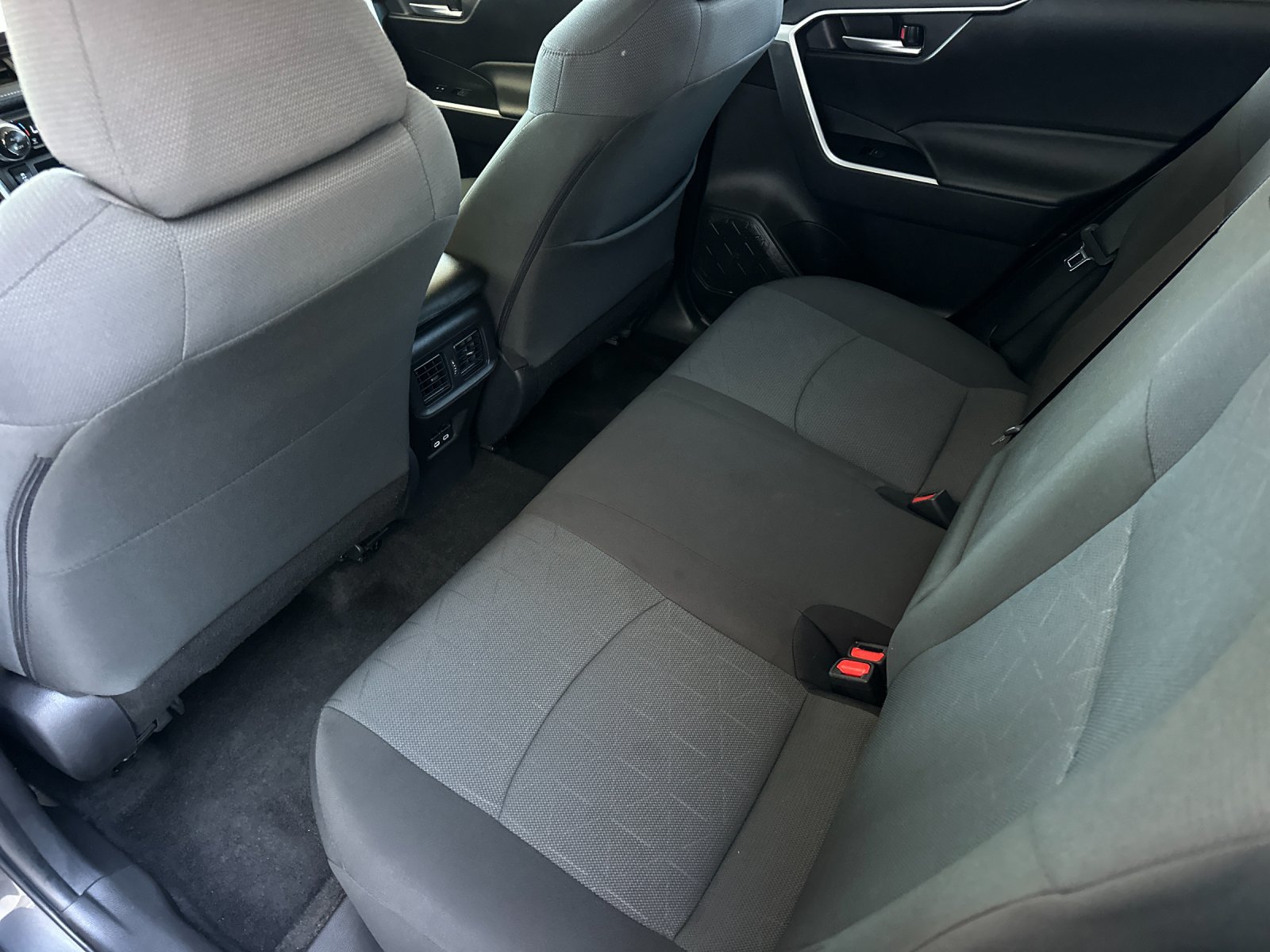 Used 2025 Toyota RAV4 XLE AWD/4WD image 11