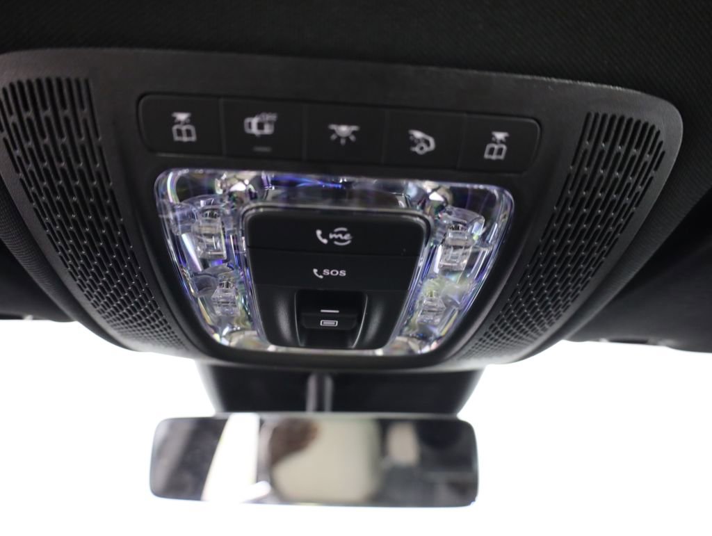 Used 2025 Mercedes-Benz GLA 250 4MATIC image 35