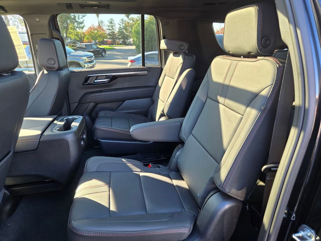 New 2026 Chevrolet Suburban RST image 4