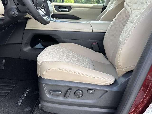 Certified 2025 Nissan Armada Platinum Reserve AWD/4WD image 11