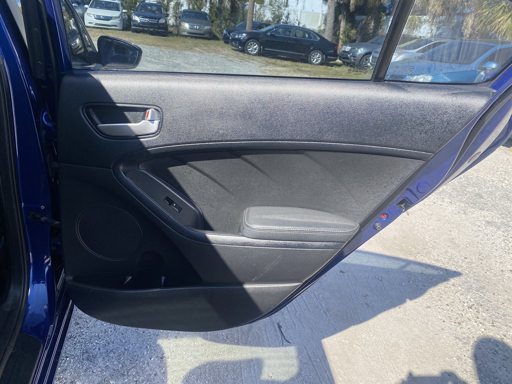 Used 2018 Kia Forte LX image 11