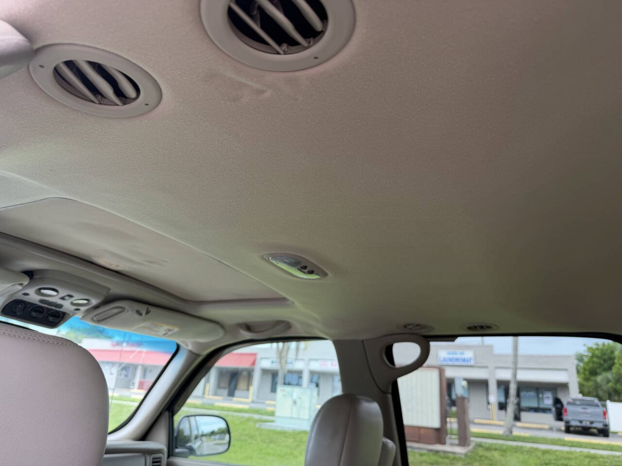 Used 2002 Chevrolet Suburban LT RWD image 12