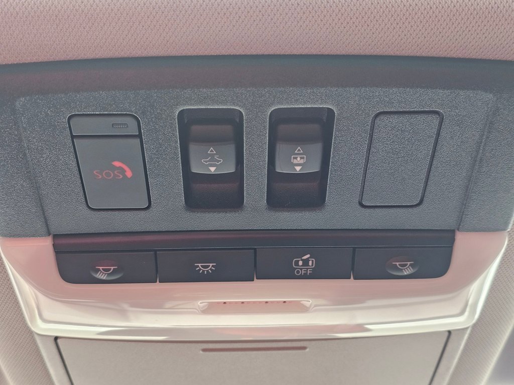 Used 2022 Nissan Rogue SL w/ SL Premium Package image 17