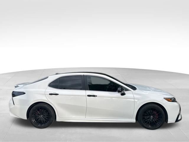 Used 2022 Toyota Camry SE FWD image 6