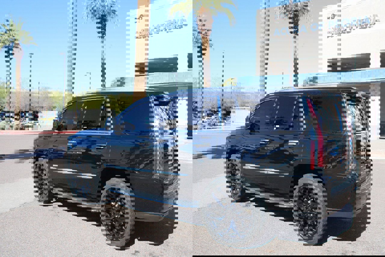 Used 2019 Cadillac Escalade Luxury image 3