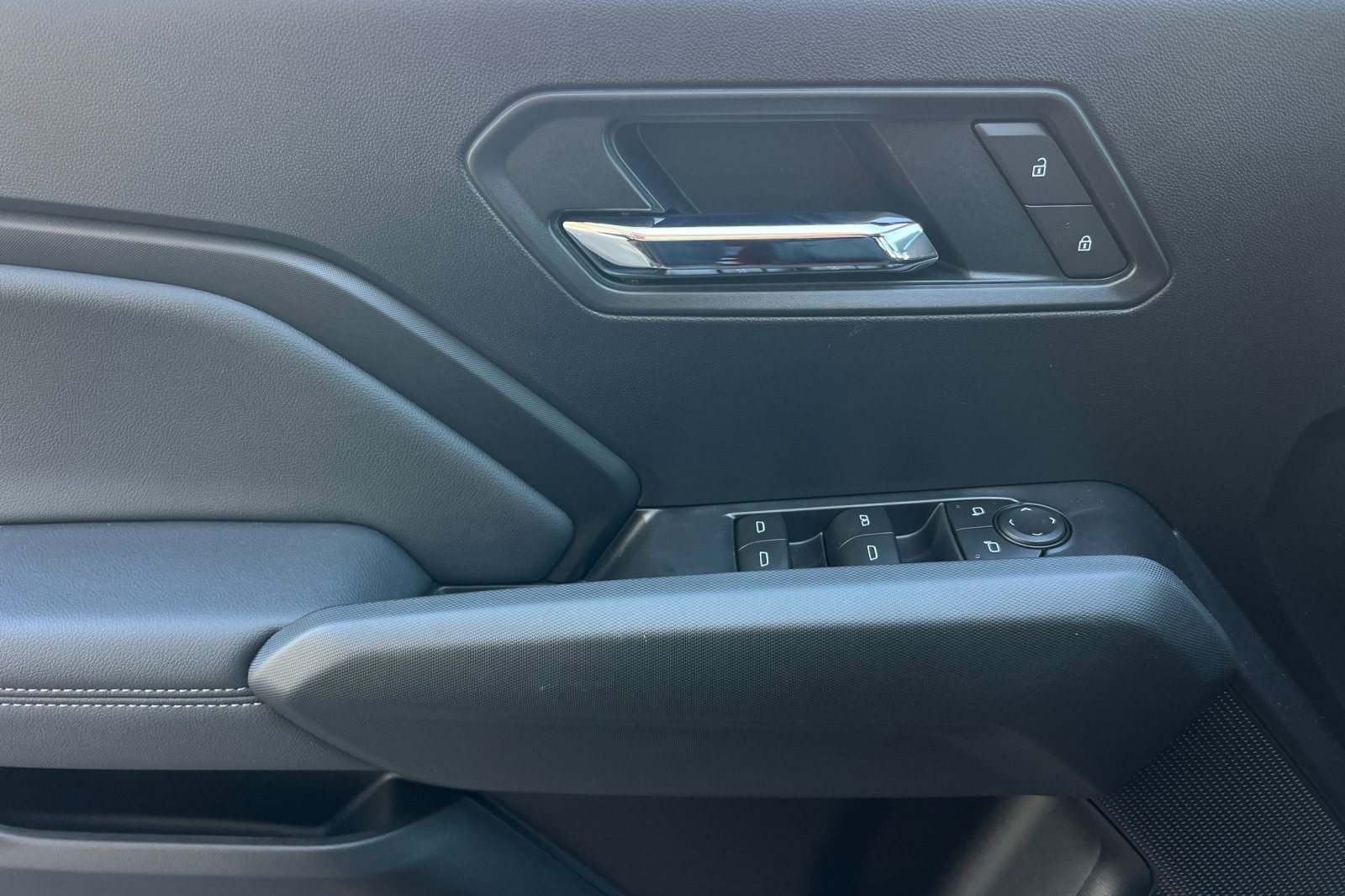 New 2026 GMC Canyon Elevation w/ Convenience Package RWD image 9