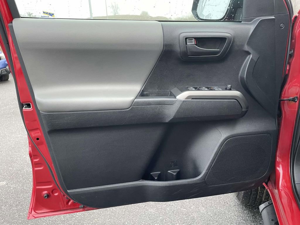Used 2020 Toyota Tacoma SR5 image 5