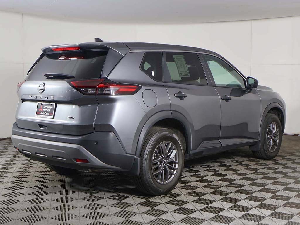 Used 2023 Nissan Rogue S AWD/4WD image 15
