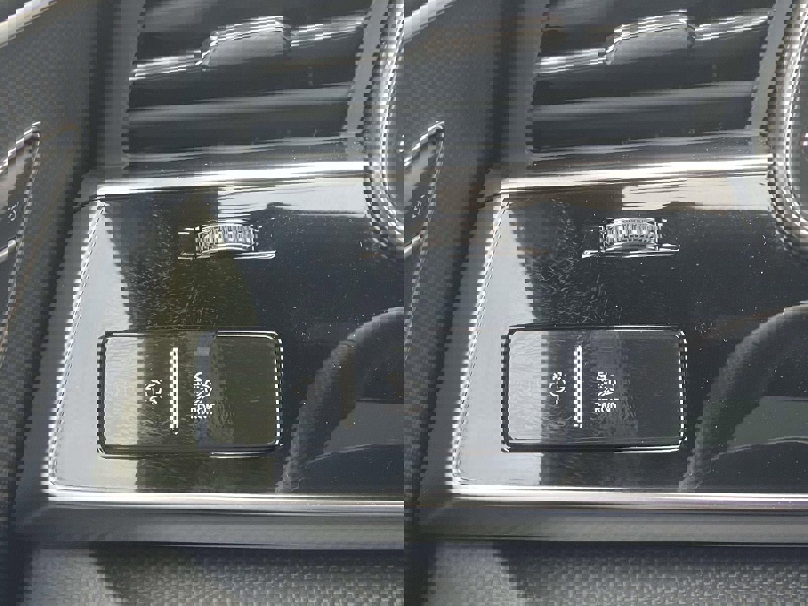 Certified 2025 Audi SQ8 Prestige image 22