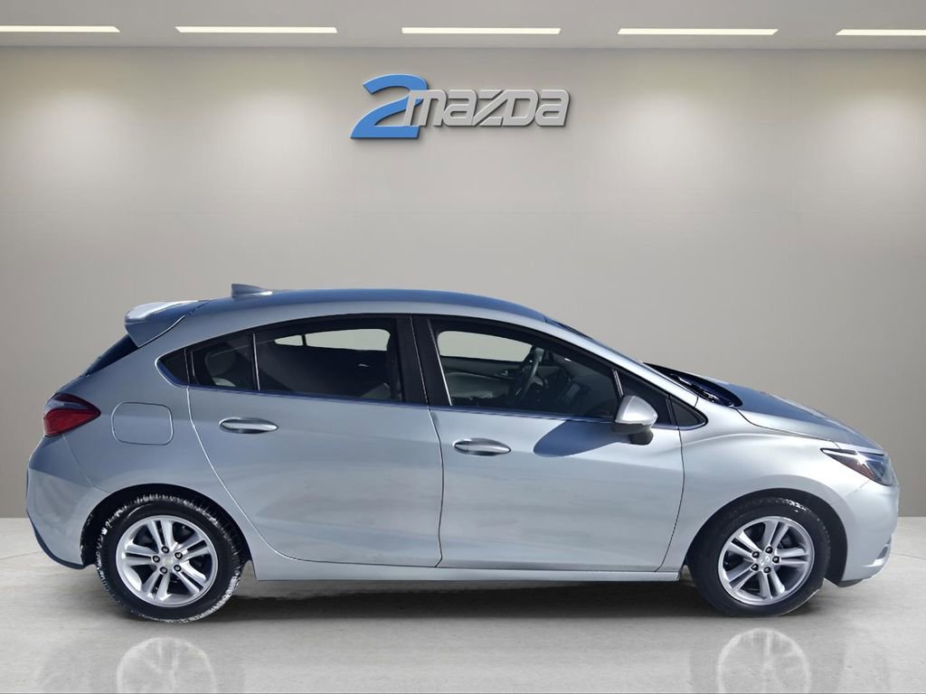 Used 2017 Chevrolet Cruze LT image 6