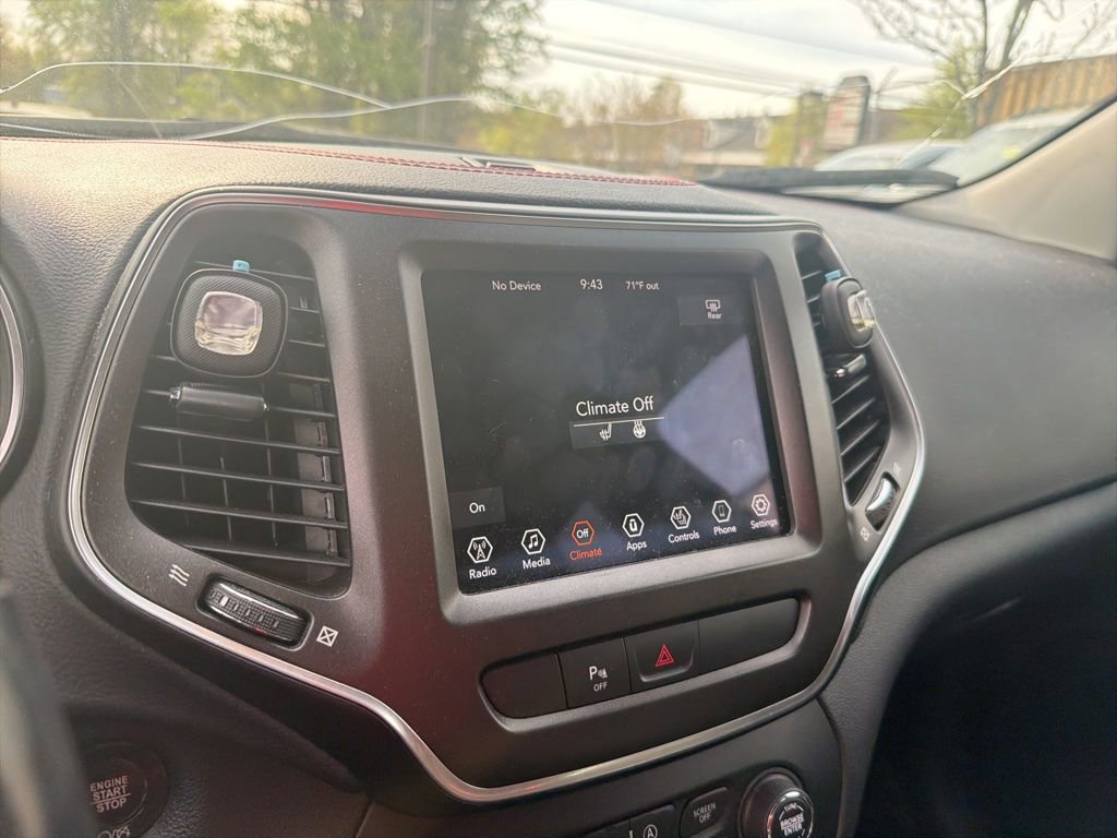 Used 2020 Jeep Cherokee Trailhawk w/ Cold Weather Group image 12