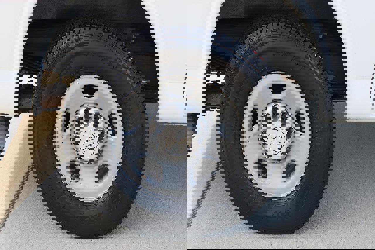 Used 2017 Chevrolet Express 2500 image 8