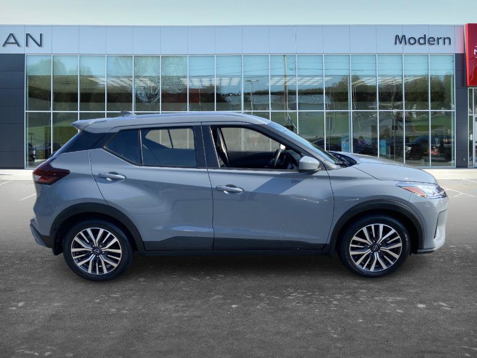 Certified 2022 Nissan Kicks SV FWD image 4