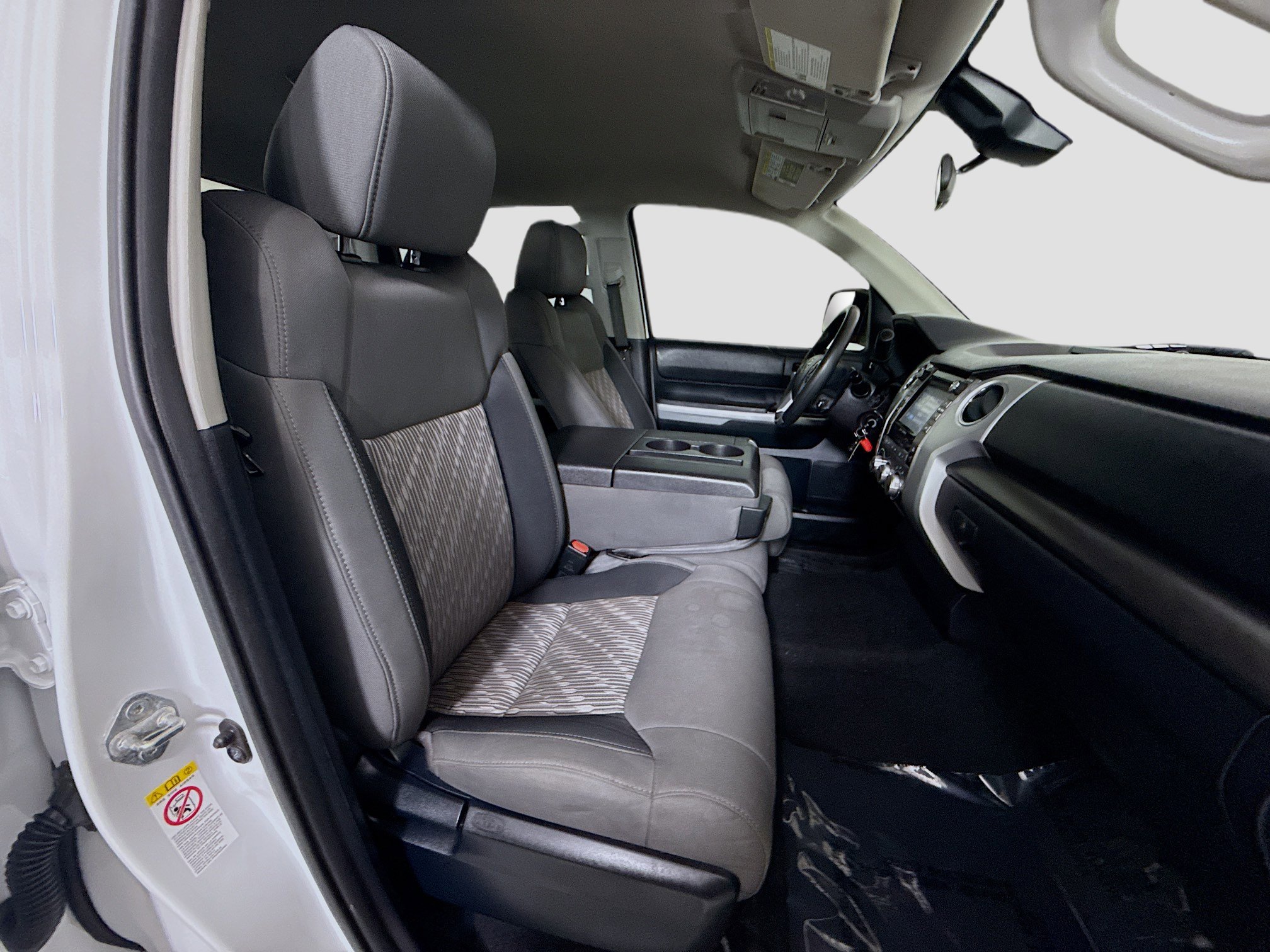 Used 2018 Toyota Tundra SR5 image 28