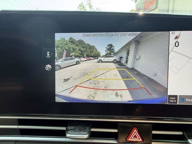 Used 2024 Hyundai Elantra SEL FWD image 17