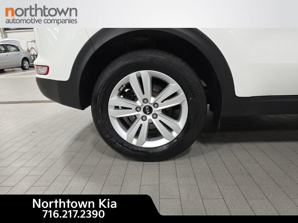 Certified 2019 Kia Sportage LX image 12