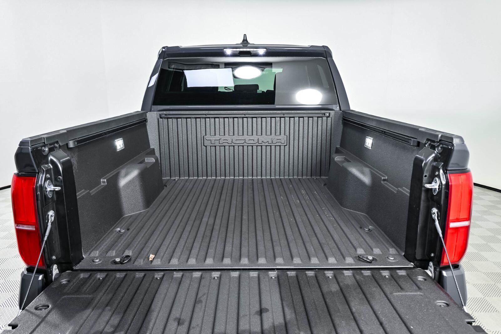 Used 2025 Toyota Tacoma TRD Off-Road AWD/4WD image 26