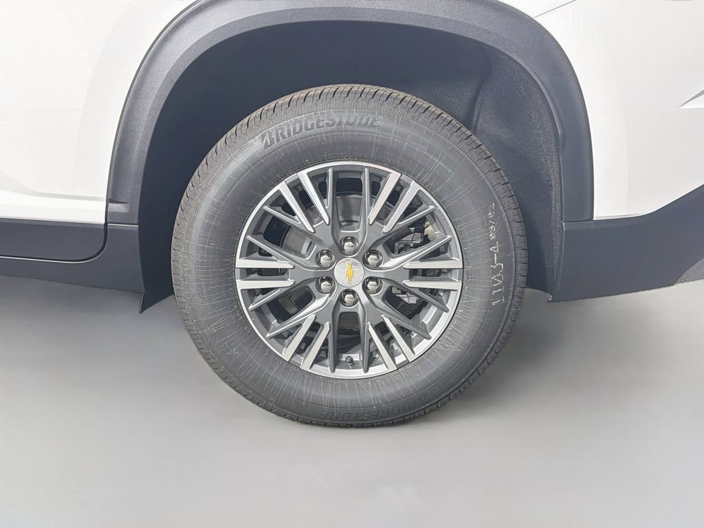 New 2027 Chevrolet Traverse LT w/ Driver Confidence Package AWD/4WD image 33