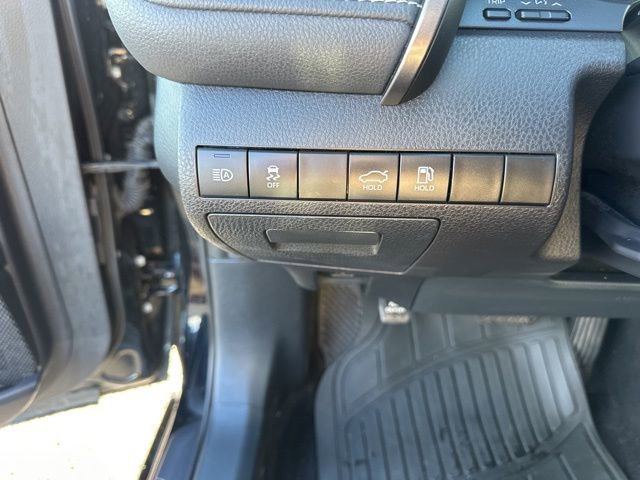Used 2023 Toyota Camry SE image 13