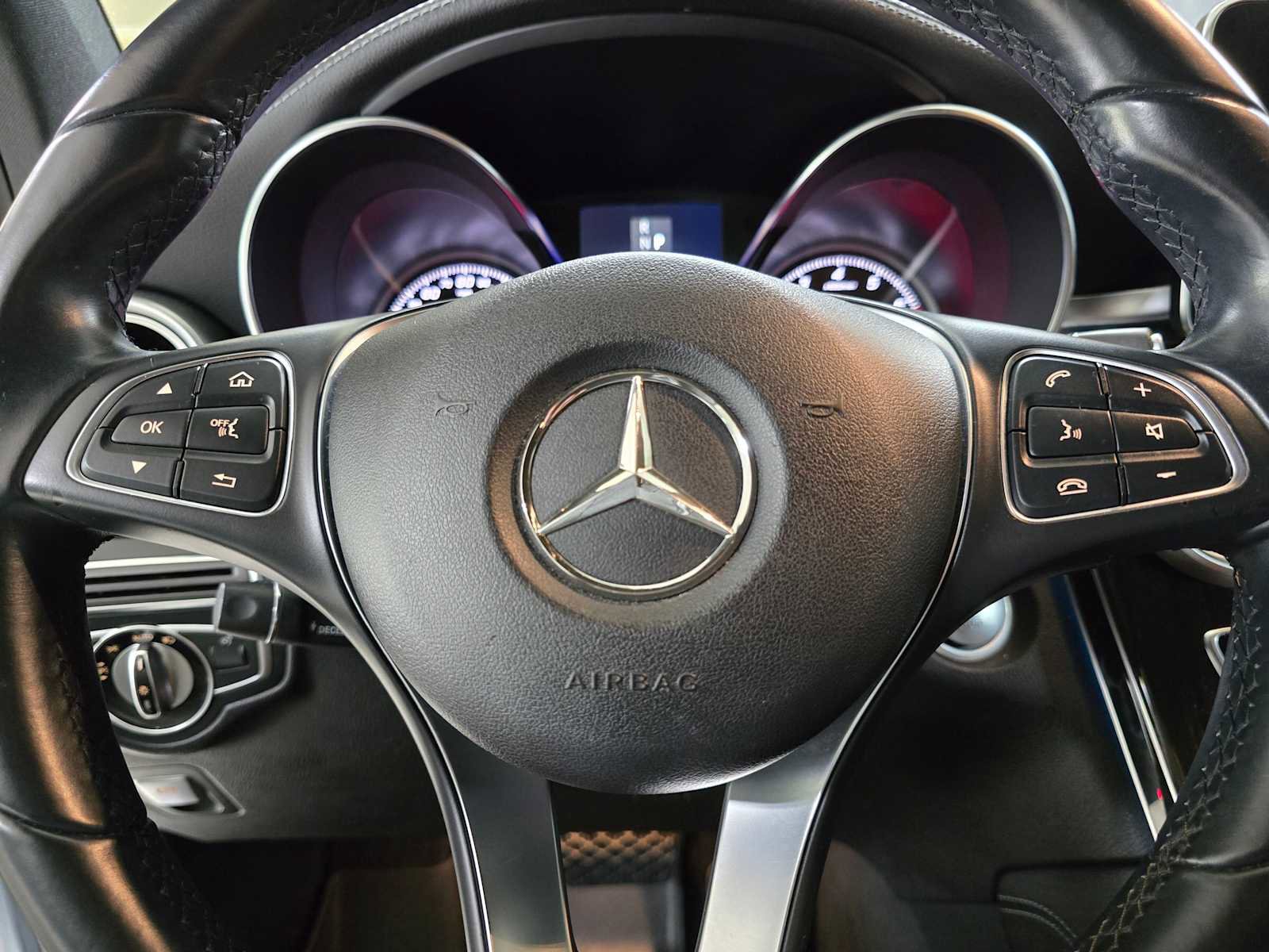 Used 2017 Mercedes-Benz GLC 300 4MATIC image 25