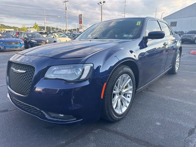 Used 2017 Chrysler 300 S image 5