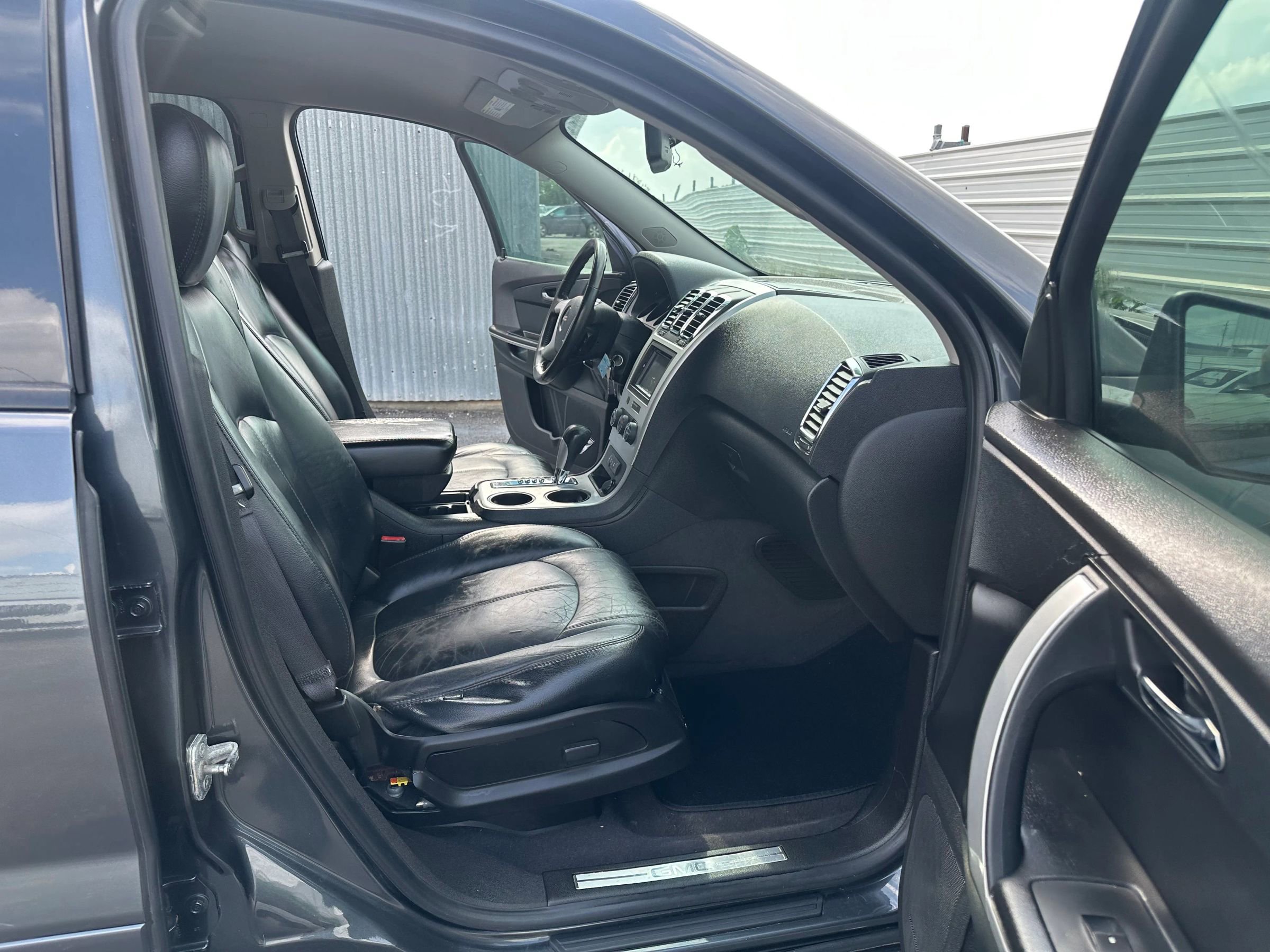 Used 2012 GMC Acadia SLE w/ LPO, 'HIT The Road' Package image 16