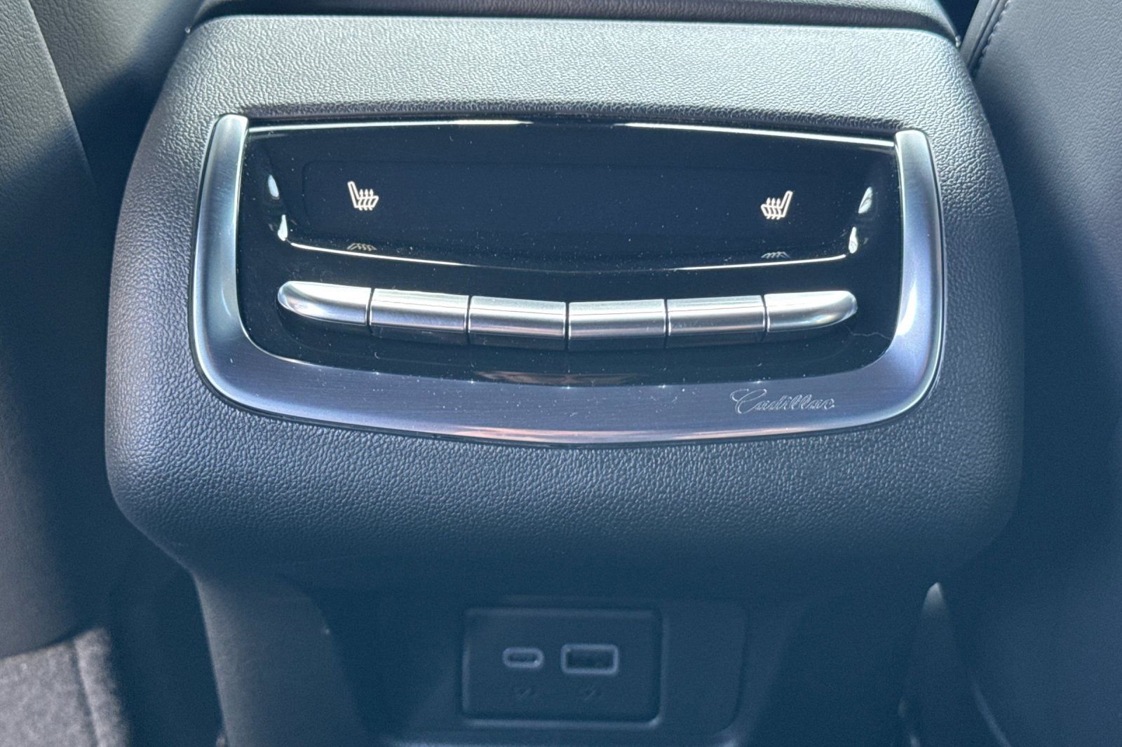 Certified 2025 Cadillac XT6 Sport w/ Technology Package image 40