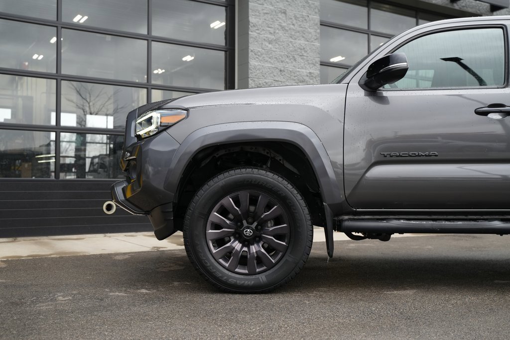 Used 2021 Toyota Tacoma Limited image 18