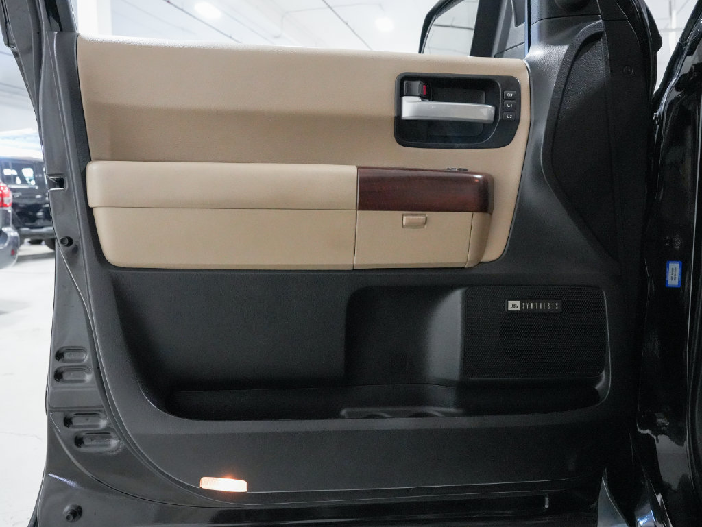 Used 2017 Toyota Sequoia Platinum RWD image 35