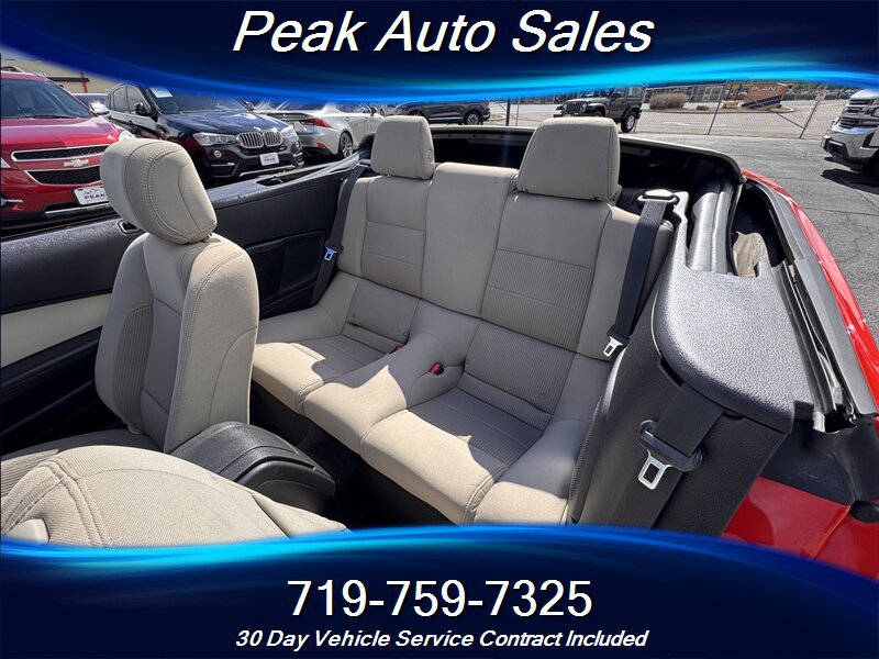 Used 2014 Ford Mustang Convertible RWD image 31