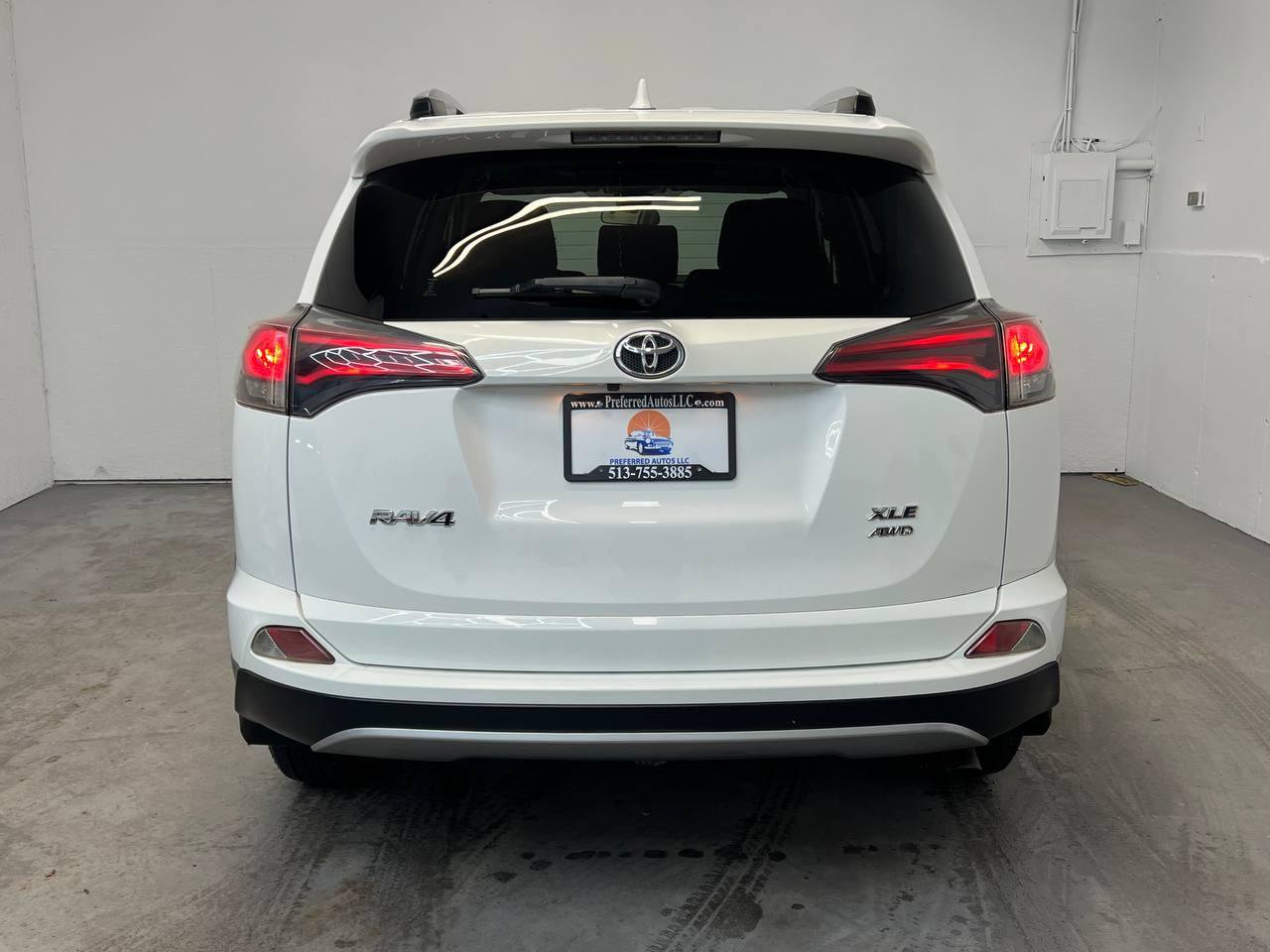 Used 2018 Toyota RAV4 XLE w/ Plus Extra Value Package image 5