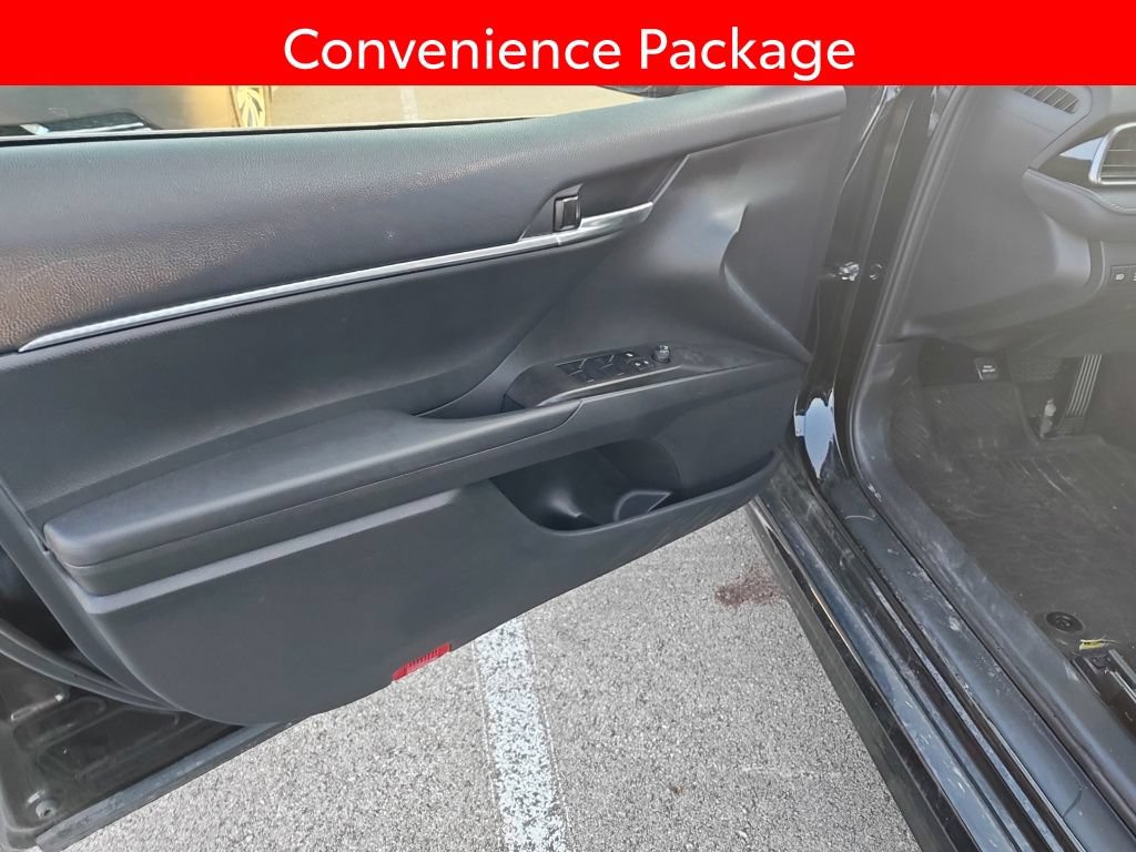 Used 2023 Toyota Camry SE w/ Convenience Package FWD image 5