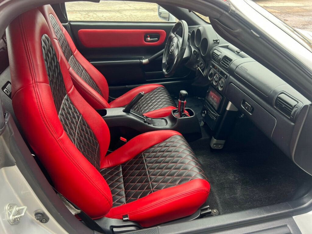 Used 2002 Toyota MR2 RWD image 11