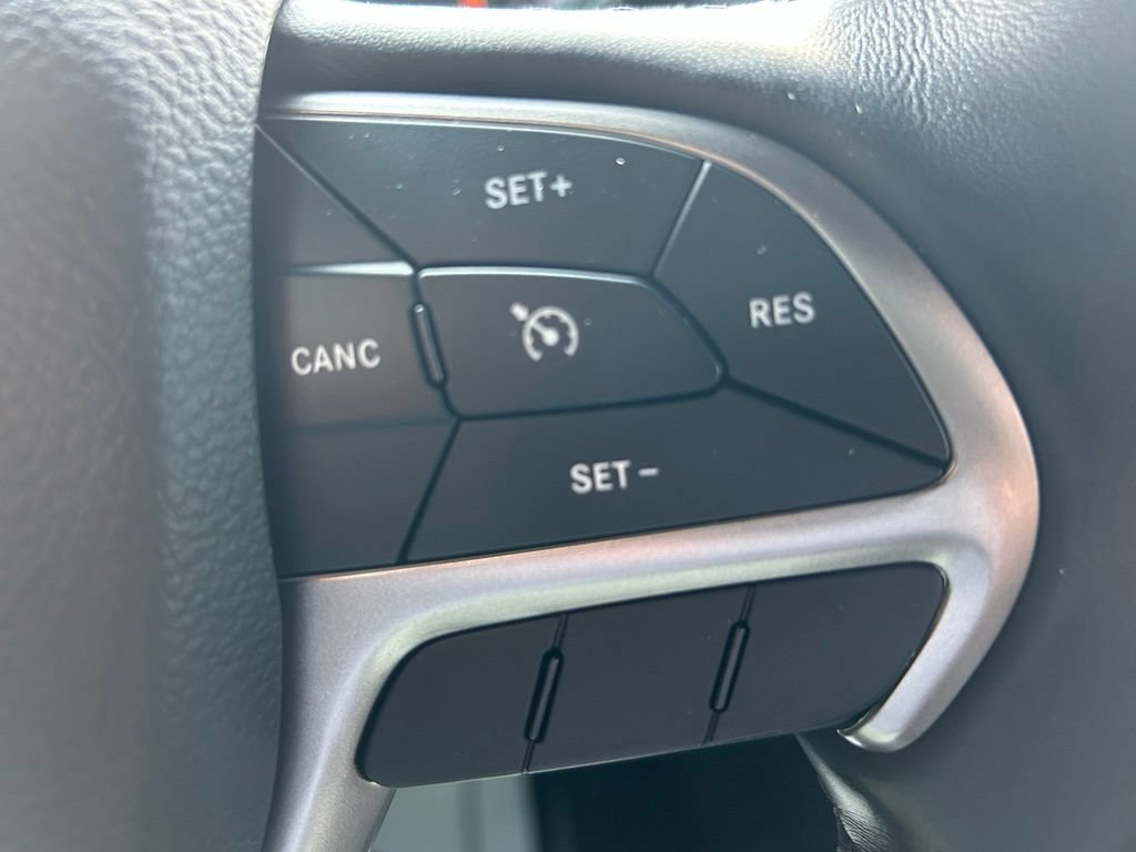 Used 2021 Jeep Grand Cherokee Altitude AWD/4WD image 22