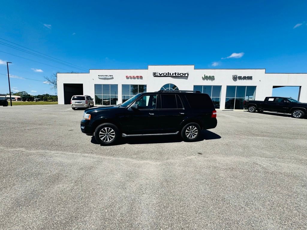 Used 2016 Ford Expedition XLT w/ Equipment Group 202A image 3