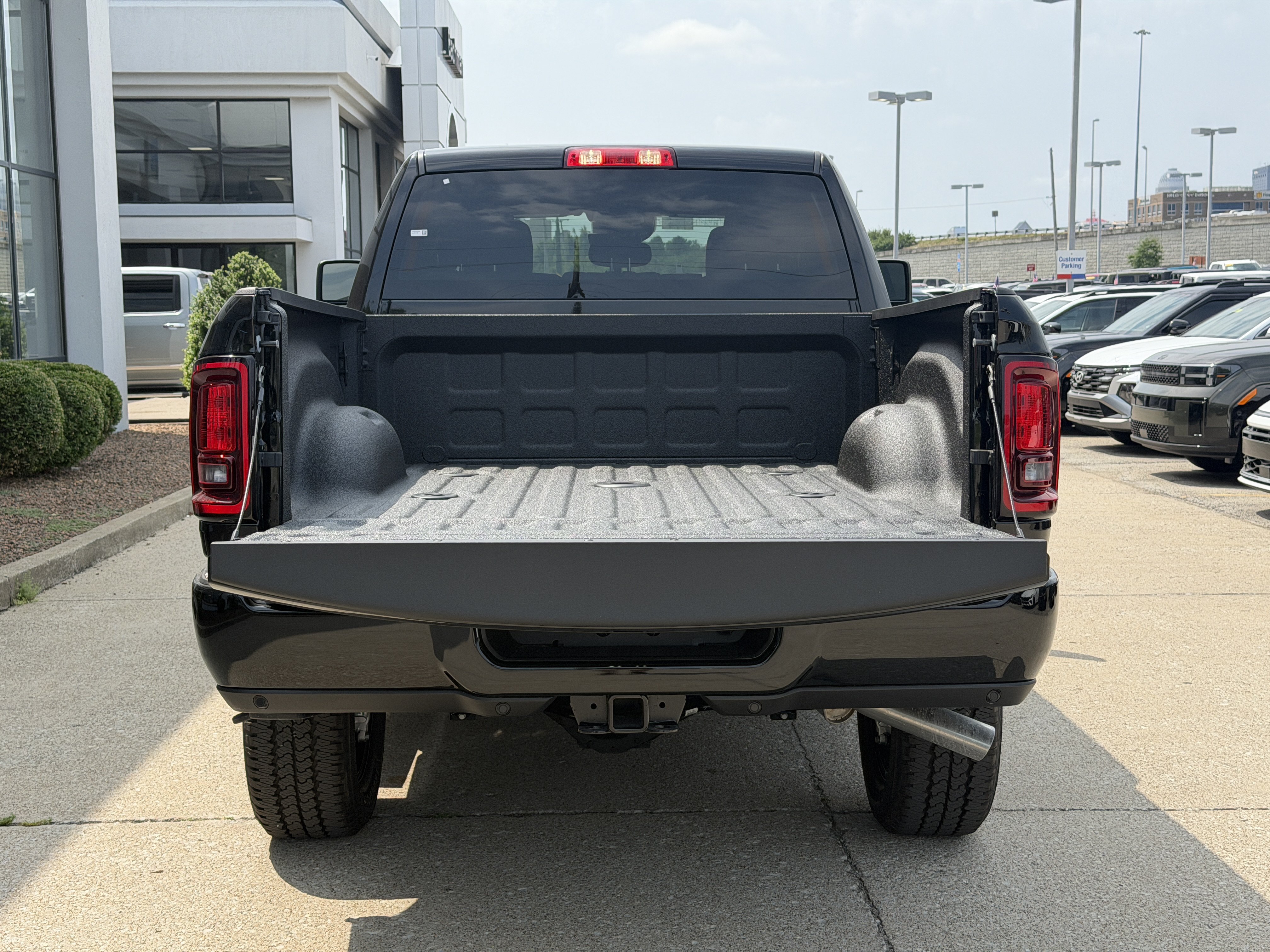 New 2026 RAM 2500 Big Horn AWD/4WD image 11