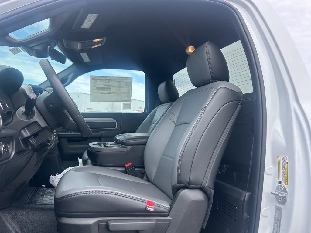 New 2026 RAM 3500 Tradesman w/ Chrome Appearance Group A AWD/4WD image 4